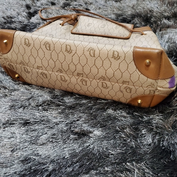 VINTAGE DIOR HONEYCOMB COATED LEATHER PURSE - Picture 4 of 6